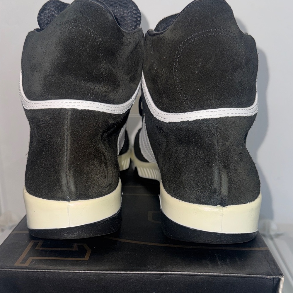 Black High-Top Sneakers - Picture 5 of 12
